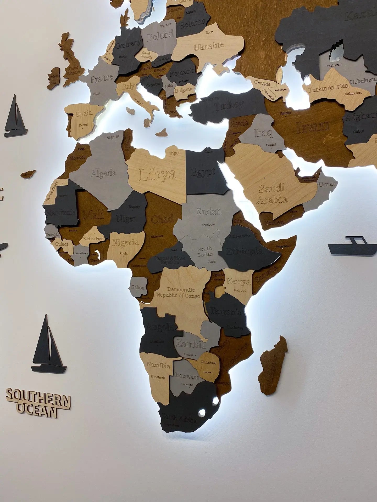 3D LED WOODEN WORLD MAP IN DARK BROWN AND GREY WoodLeo