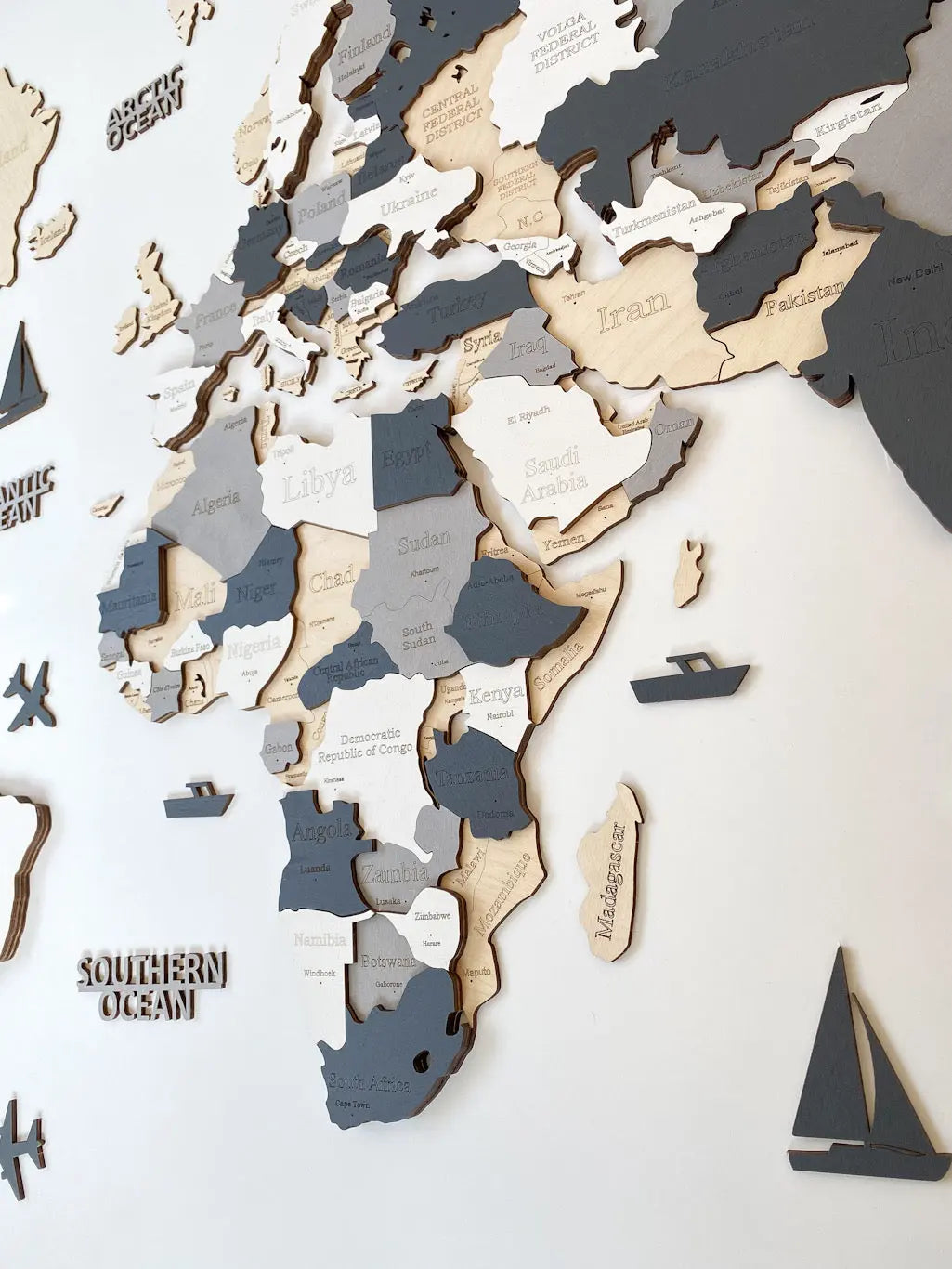 3D WOODEN WORLD MAP "EBONY" WoodLeo